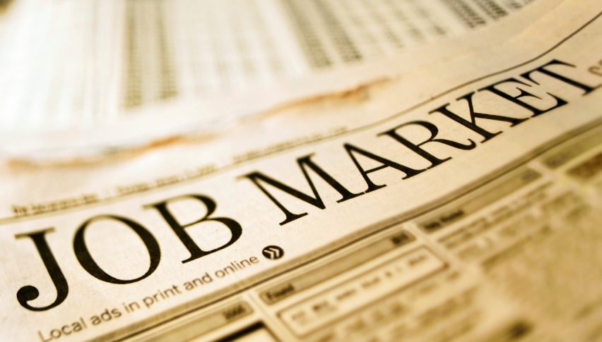 The number of people claiming unemployment benefits increase in the US this month