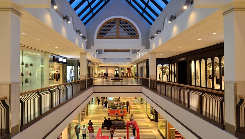 Retail spending weakening in Britain