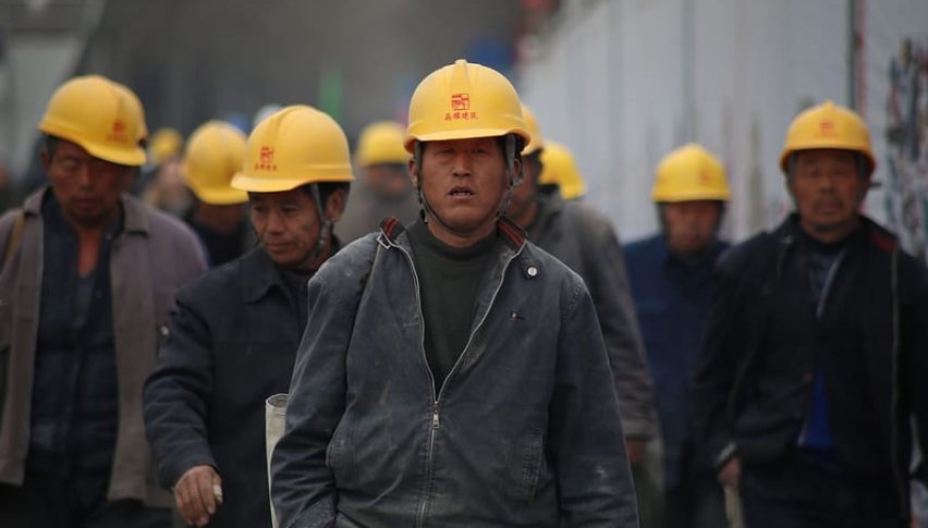 Chinese workers head home, as factories and businesses close