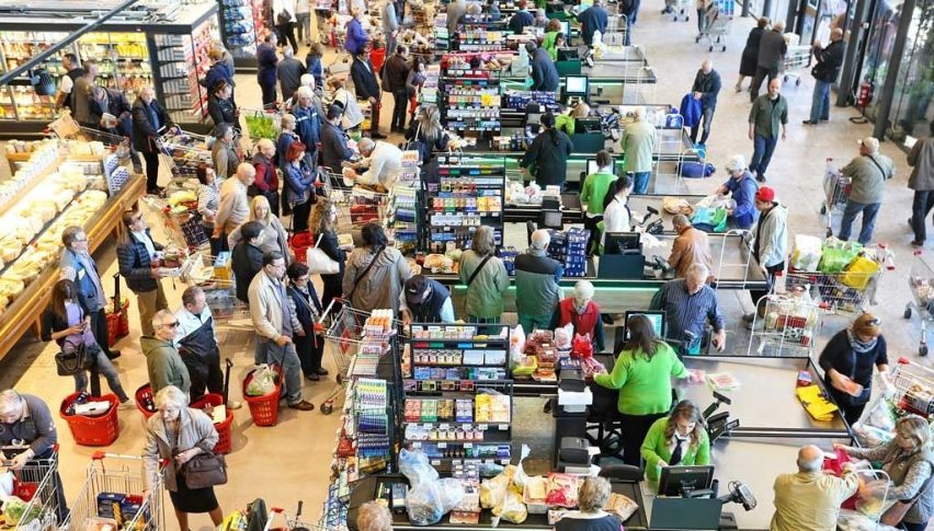 British Consumer Confidence Slides to Over 45-Year Low