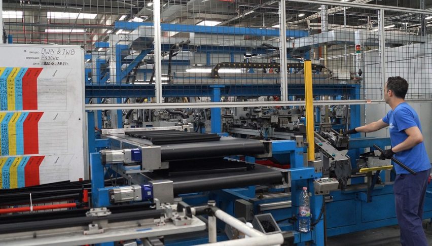 UK Car Production Shrinks by One Third in March Due to Shutdowns