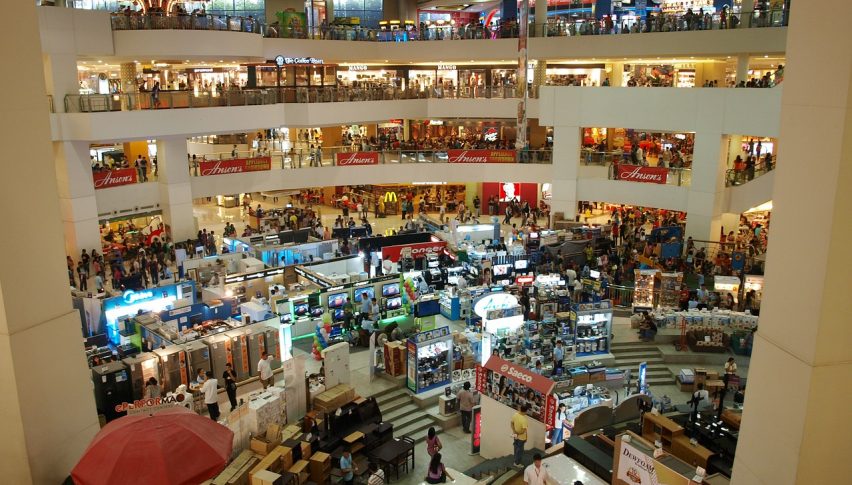 UK Retail Footfall Suffers Due to Shutdowns