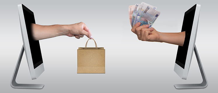 British Consumers' Retail Spending Sees Sharp Fall During April