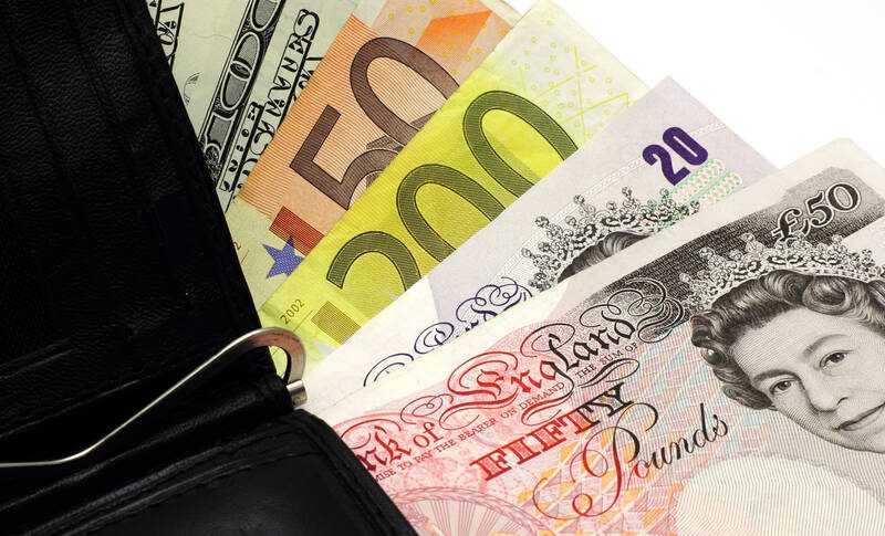 UK Household Finances Contract at Faster Pace in August