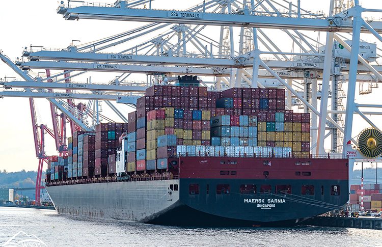 China's Exports Rise For Third Consecutive Month in August