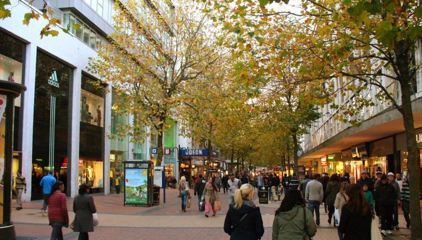 UK's Retail Sector Eagerly Awaits Reopening, Lays Hopes on Pent-up Demand