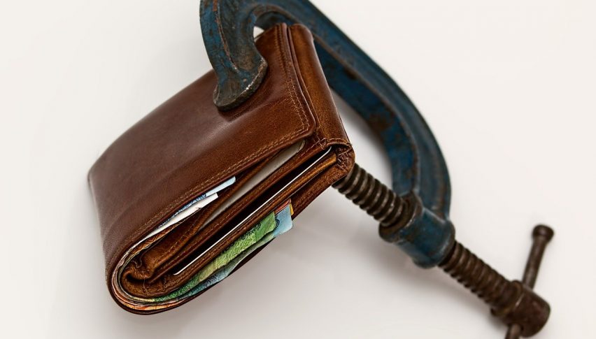 Japan's Household Spending Declines Despite Rise in Real Wages