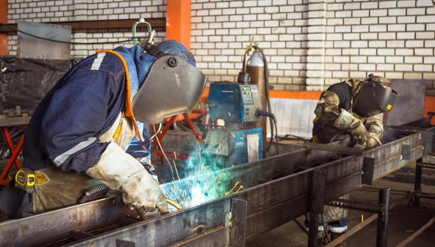 Japan's Industrial Output in Contraction For Third Straight Month