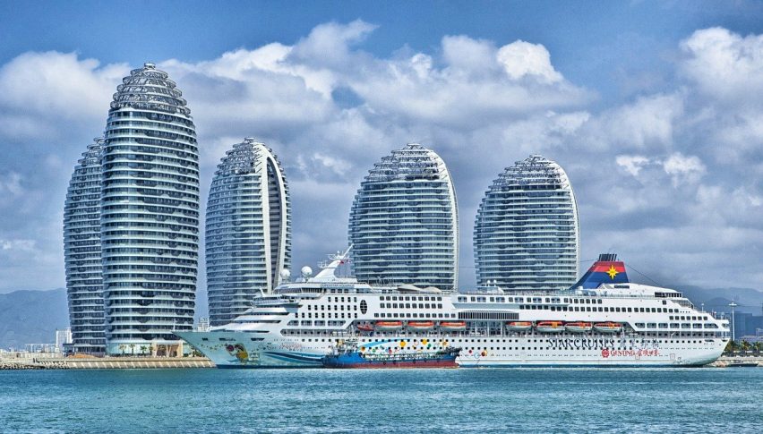 China's Services Sector Growth Eases in November
