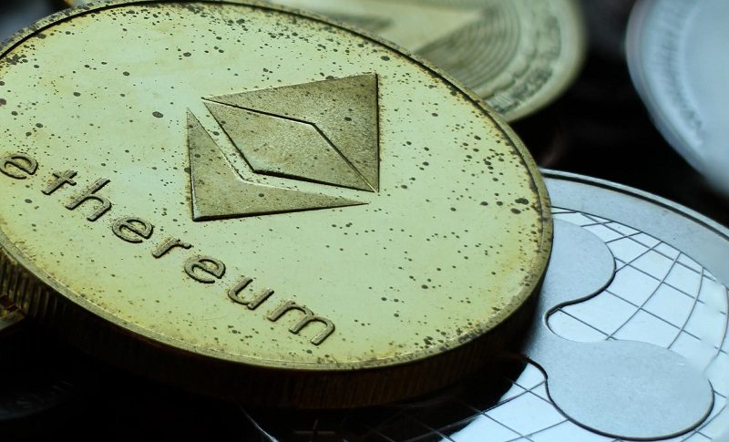 Can Ethereum and Ripple resume the larger bullish trend soon?