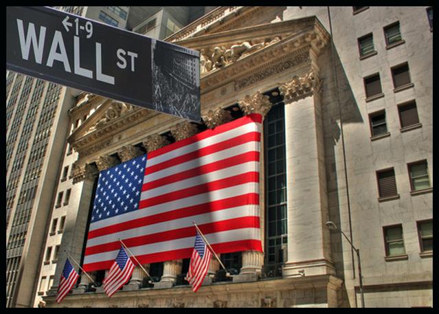 U.S. Stocks Move Mostly Lower As Treasury Yields See Further Upside