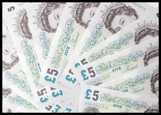 Pound Rises On Robust Flash U.K. PMI Data