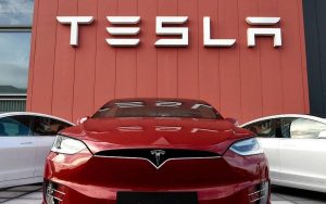 The decline in tesla shares picked up pace today