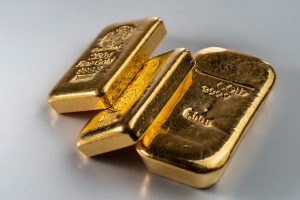 Gold finds support at the 200 SMA