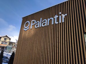 Palantir Stock Drops as Tech Sector Pulls Back