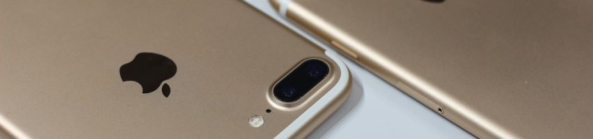 Image for Apple Stock Faces Pressure as Product Delays and Geopolitics Shake Big Tech