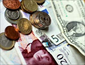 USD is consolidating near the bottom