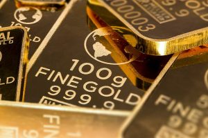 Gold on Edge: $3,500 Breakout or Sharp Drop Ahead?