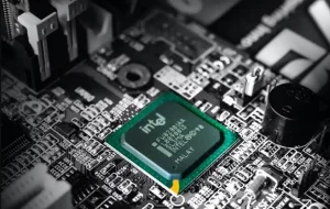 INTC $200 Price Target Alert: HSBC Sees Intel Earnings Expanding on Server and Foundry Strength