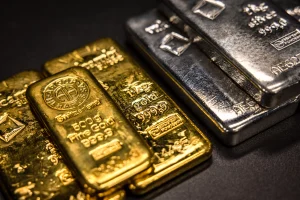 Gold Plunges as Hawkish US Dollar Triggers Institutional Panic Selling