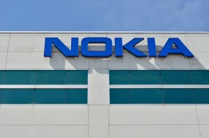 Nokia Stock Slides Below €9 as AI Growth Fails to Offset Legacy Telecom Weakness