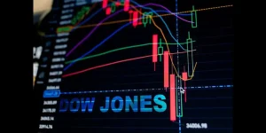 Dow Futures Remain Resilient at 52,482 Despite GOOGL’s Soft Post-Market Action