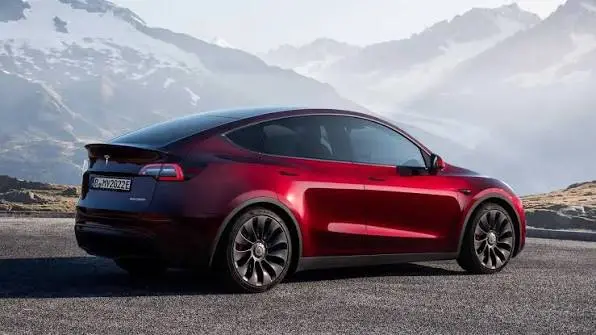 Tesla Plunges Over 13% as BYD-Led Chinese EV Competition Triggers Fresh Price War